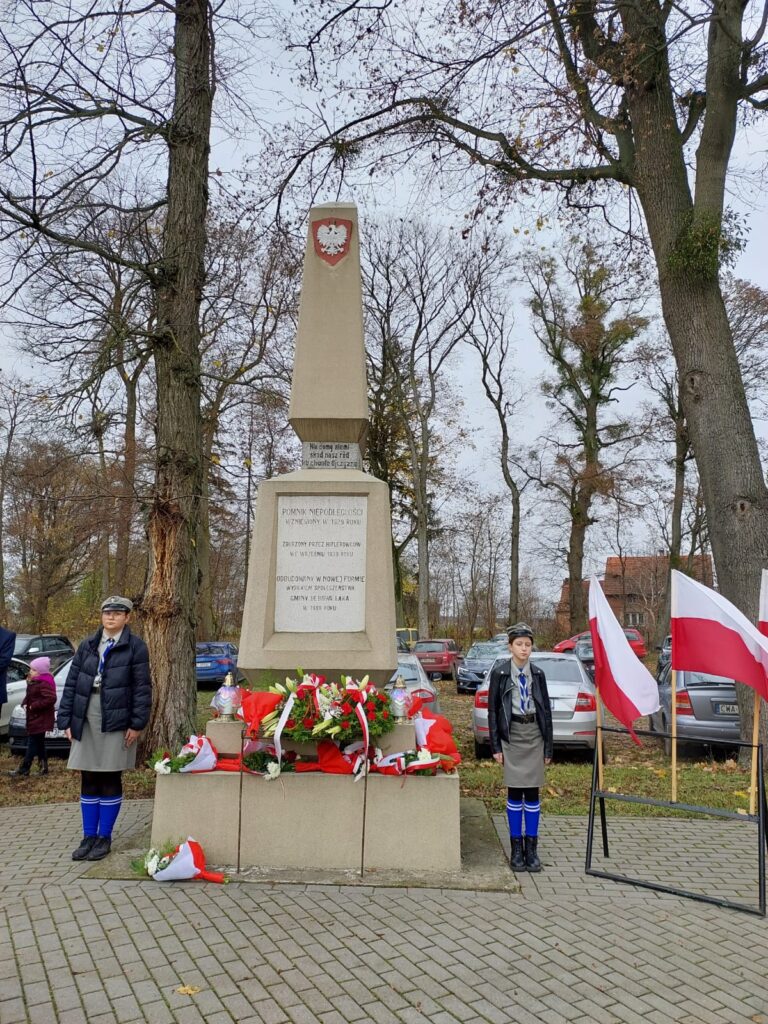 Harcerze podczas warty